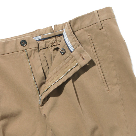 テーパードフィット1プリーツパンツ ベージュ