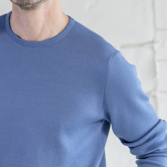 lusso クルーネックセーター18Gスムース シエラブルー
