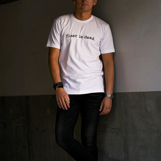fixer is dead. Print T-shirt ホワイト