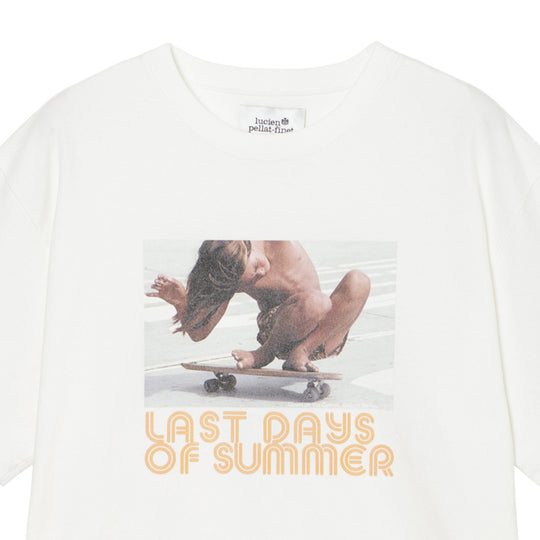 ＜HUGH HOLLANDコラボレーション＞ユニセックス Ｔシャツ ”Down On The Corner (Balboa Beach, 1975)”  ホワイト