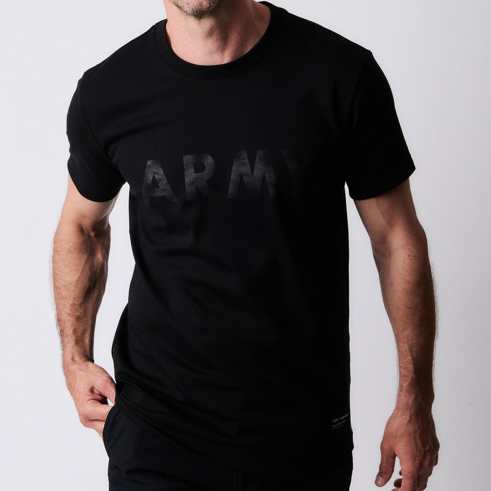 楽天市場】1piu1uguale3 tシャツ（柄総柄）の通販