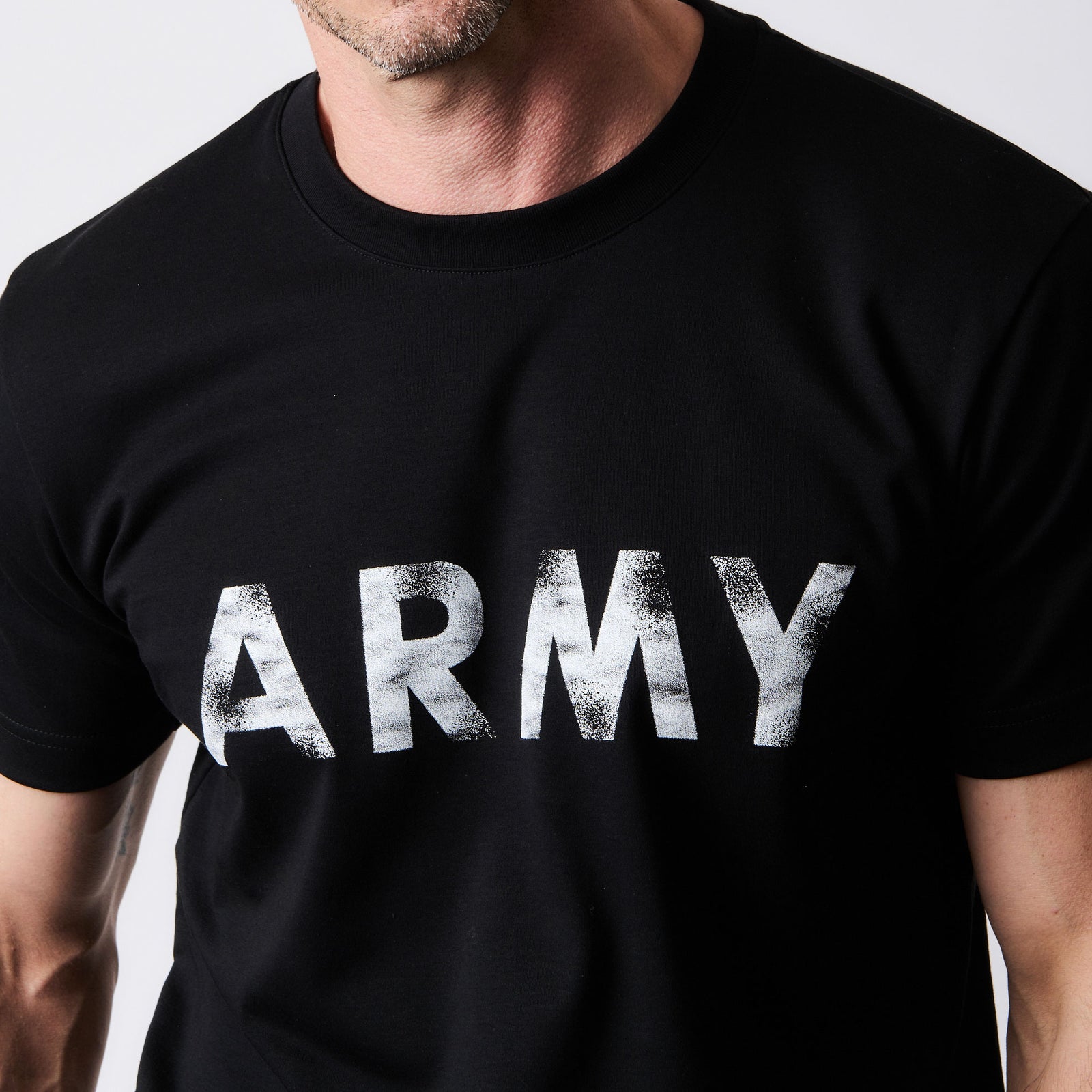 その他 1PIU1UGUALE3 VINTAGE LOGO ARMY T-SHIRT 第19弾 VINTAGE LOGO ARMY Tシャツ ブラック×ホワイト – MINIMAL