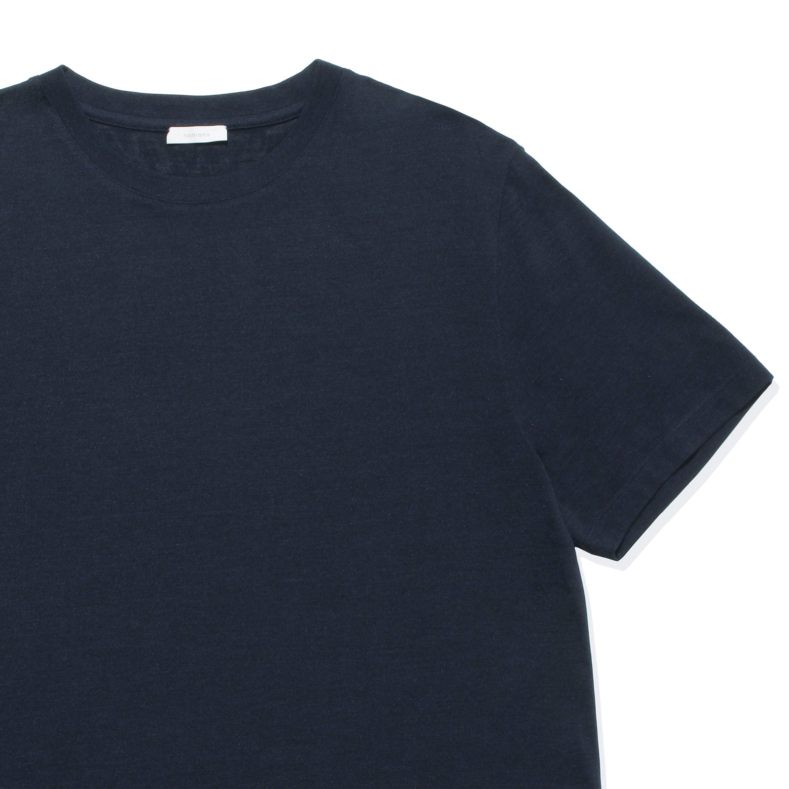 ウォッシャブルシルク クルーネックTシャツ ネイビー – MINIMAL WARDROBE