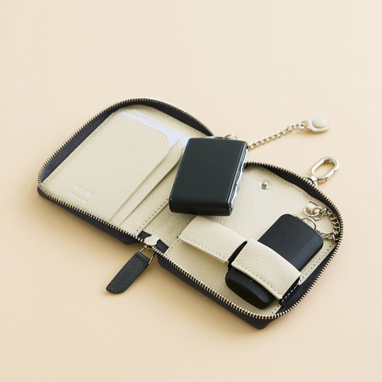 Key Case W Wキーケース 110 グレー&オフホワイト