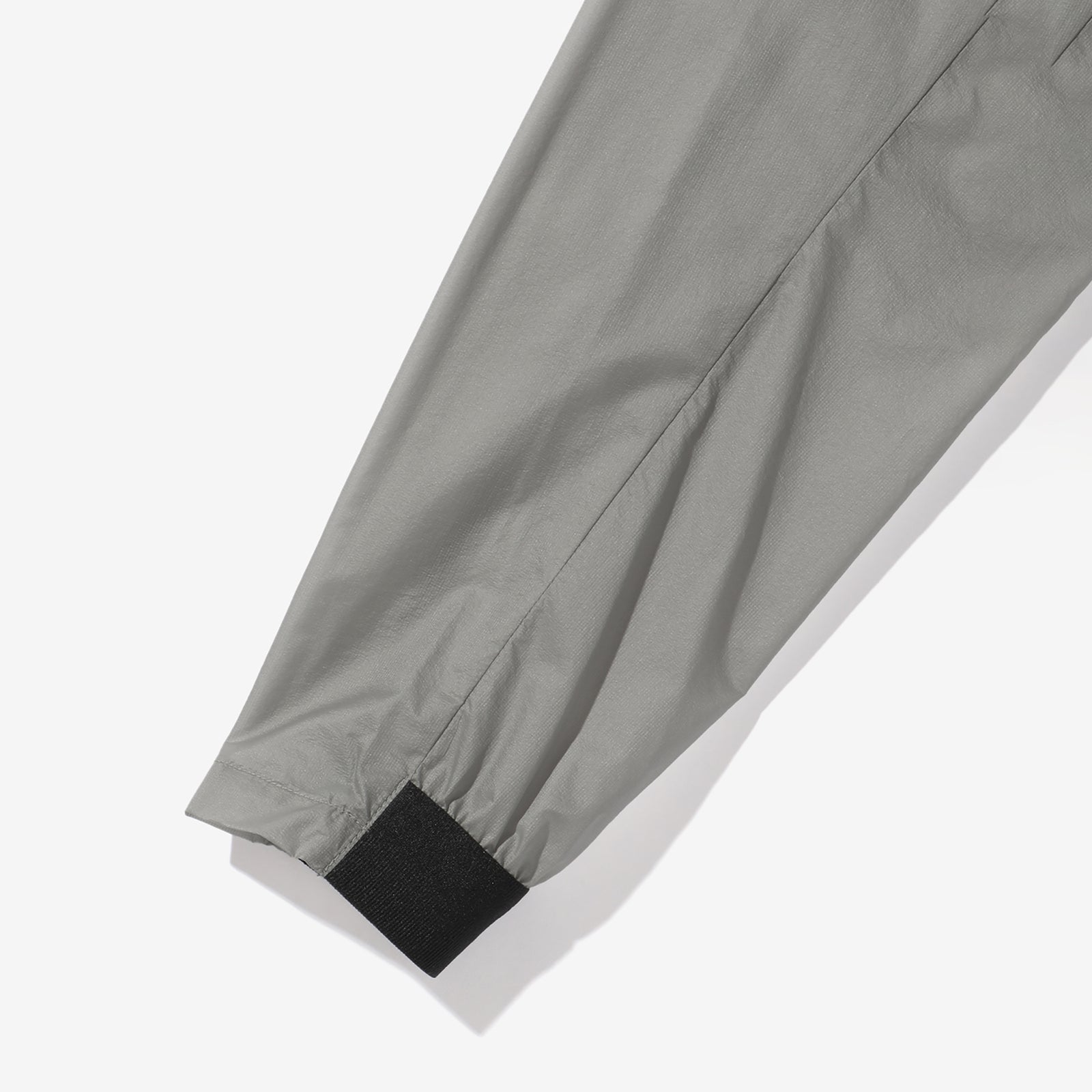 アルティメットライト ポケッタブルブルゾン グレー 0_660_F 7d