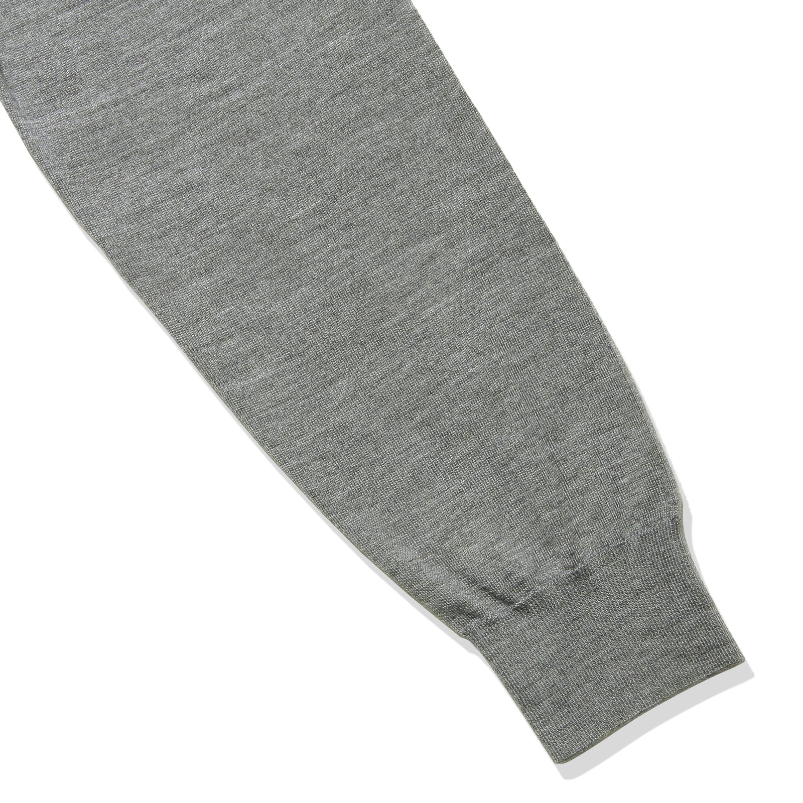 カシミアシルククルーネックニット ミディアムグレー – MINIMAL