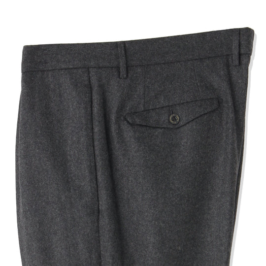 ARECHI ウールカシミヤナイロンストレッチ 1プリーツテーパードパンツ チャコールグレー