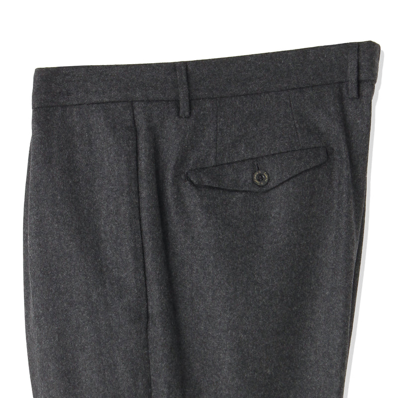 ARECHI ウールカシミヤナイロンストレッチ 1プリーツテーパードパンツ チャコールグレー