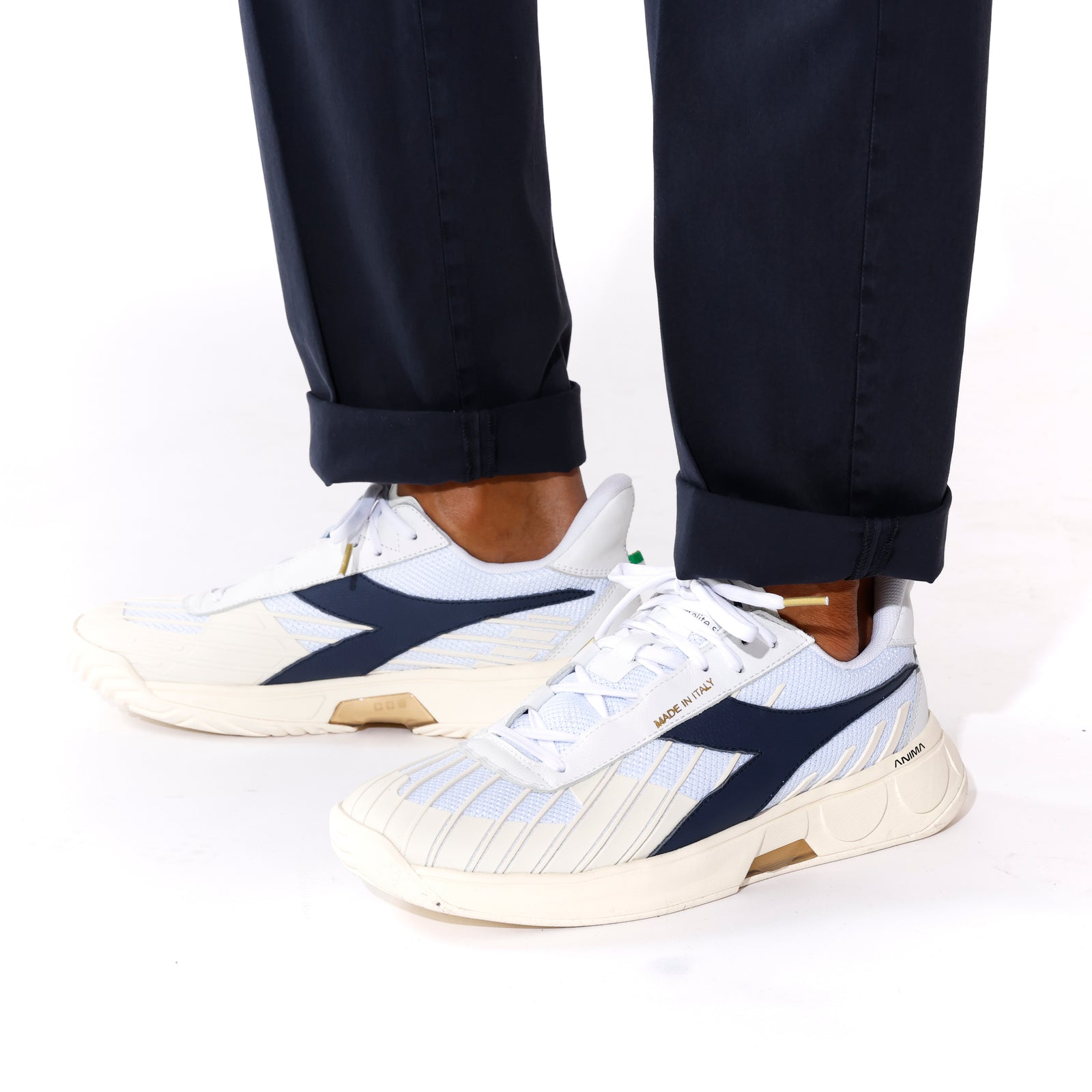 B. ELITE STAR WHITE/BLUE CORSAIR – MINIMAL WARDROBE