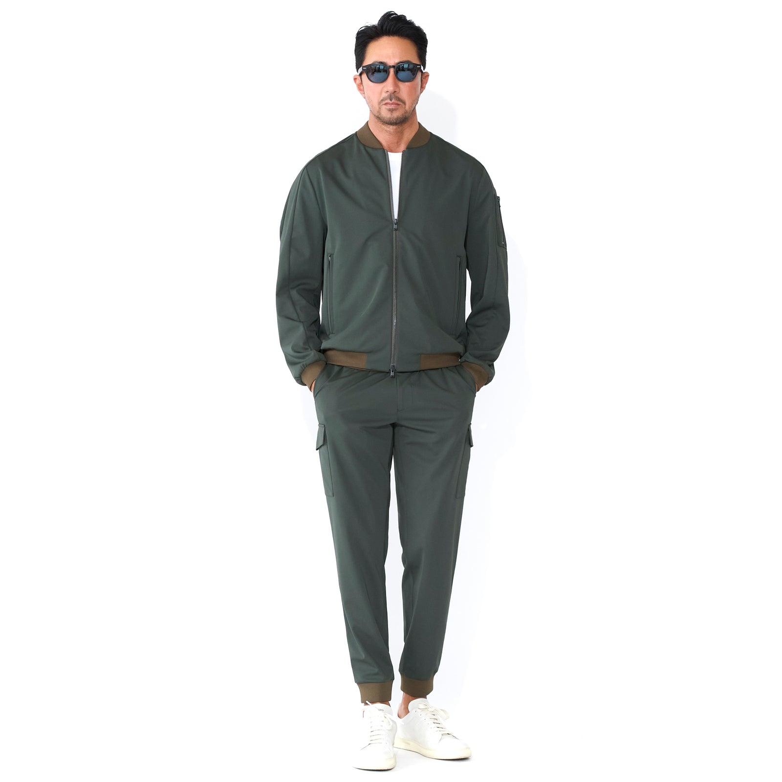 マットツイストカーゴジョガーパンツ カーキ – MINIMAL WARDROBE