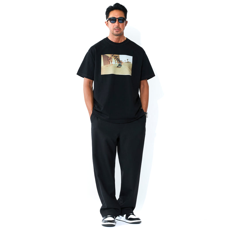 HUGH HOLLANDコラボレーション＞ユニセックス Tシャツ ”Sidewalk