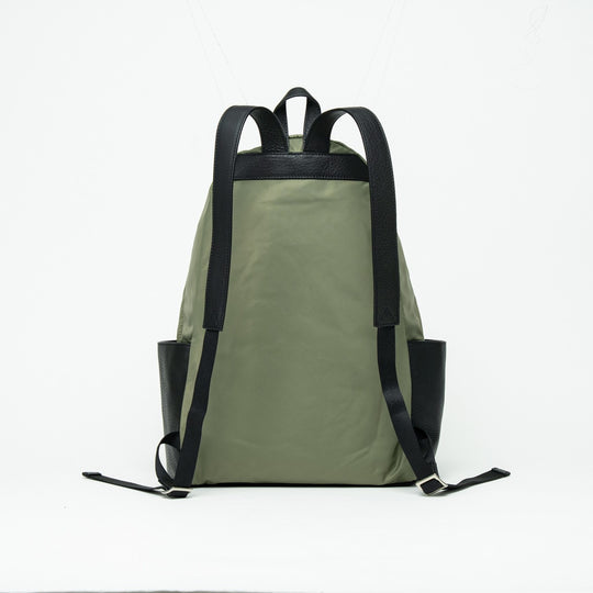 SAC a DOS(BACKPACK) カーキ