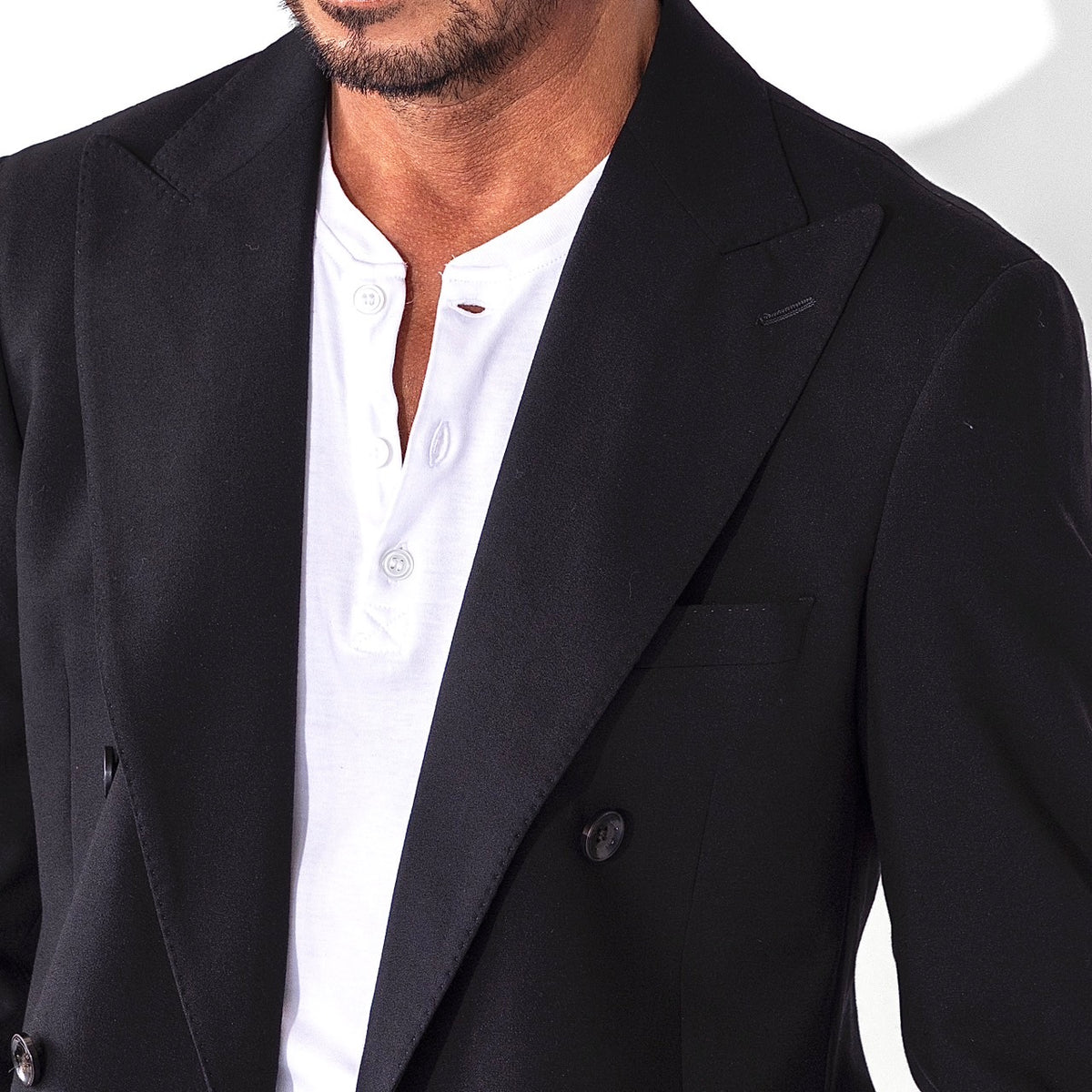 SUVIN PLATINUM ヘンリーネック Tシャツ ホワイト – MINIMAL WARDROBE