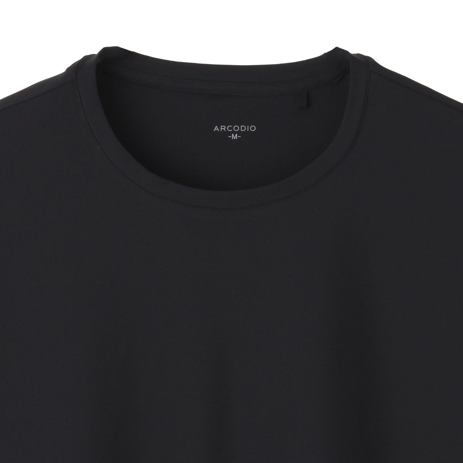 【TOTEME】コットンジャージー Tシャツ、半袖、ブラック Classic cotton tee black – TOTEME