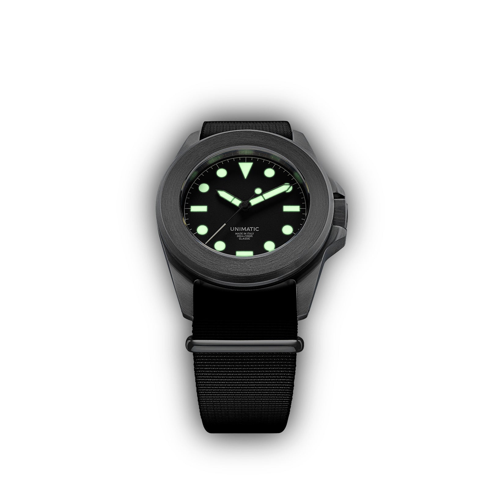 クラシック UC4 / QUATTRO – MINIMAL WARDROBE（ミニマルワードローブ）