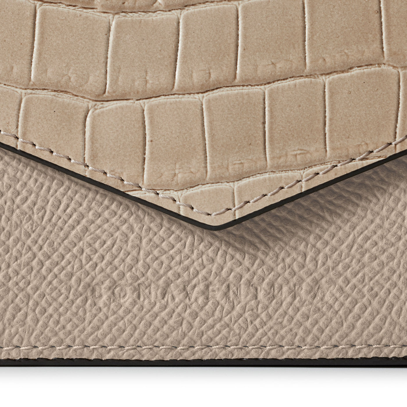 スモール ウォレット ノブレッサ × エンボスクロコレザー グレージュ