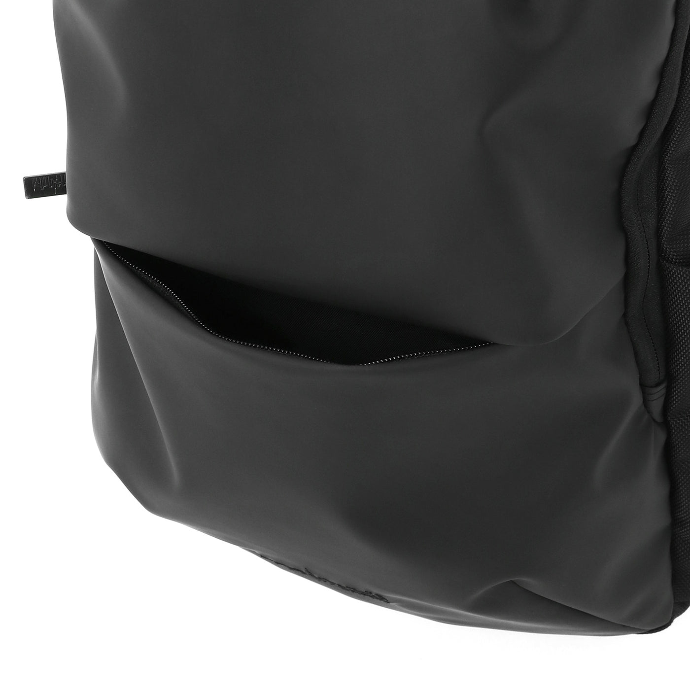 POWELL JR BACKPACK VEG LEATHER – MINIMAL WARDROBE