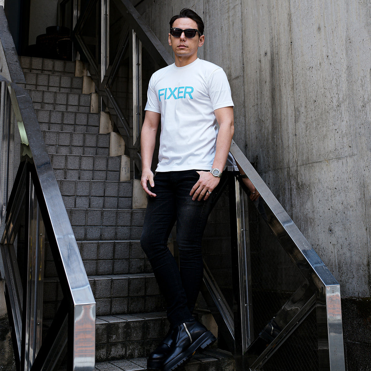 プリントクルーネックTシャツ ホワイト×サックス – MINIMAL