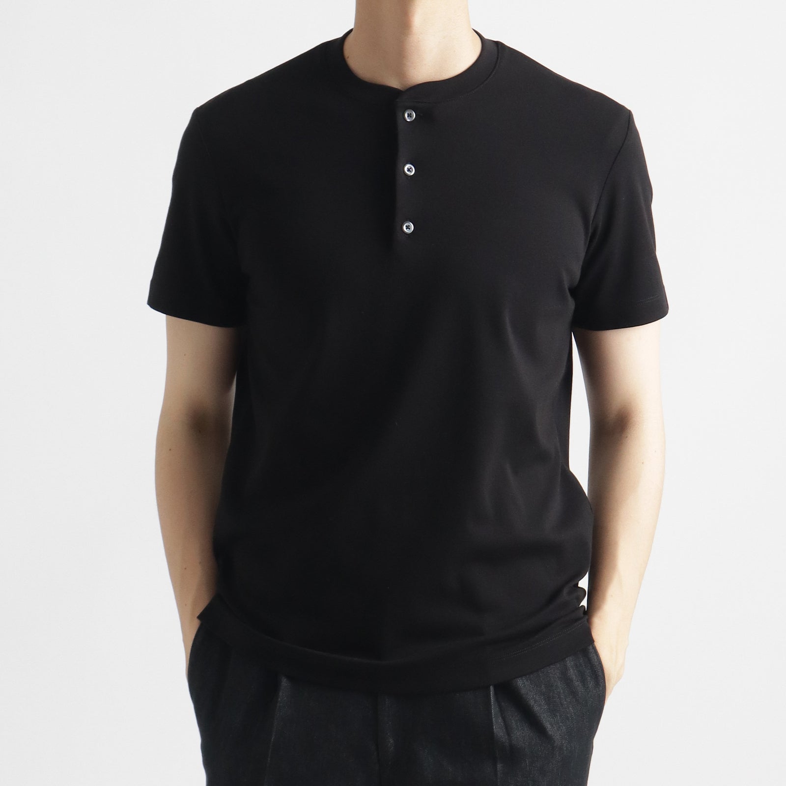 SUVIN PLATINUM ヘンリーネック Tシャツ ブラック – MINIMAL WARDROBE